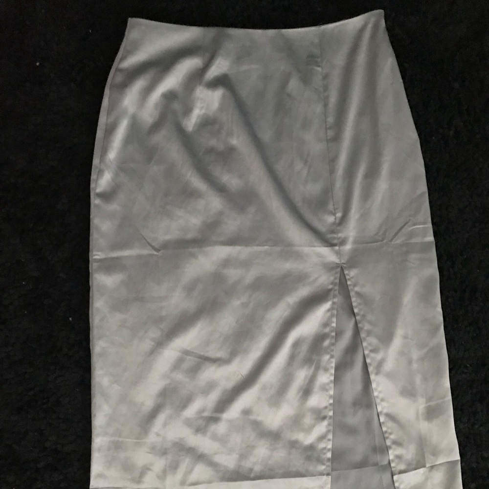 Skirt with side slit
